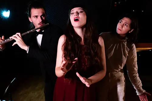 Spectacle musical : "À tue-tête" par le Trio Mouvements Contraires (Piano / Flûte et Voix) – Toucy (Halle aux Grains) (affiche de l’événement)
