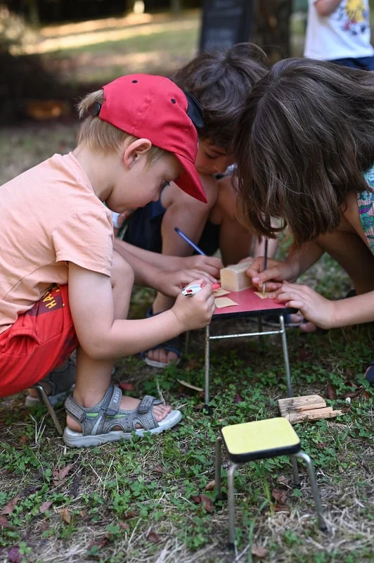 Les Epourquoipatistes : Ateliers épourquoipatistes (Animations pour défier les temps creux et les idées toutes faites pour enfants de 5 à 200 ans) dans le cadre du festival "Tous aux Angins !" – Tannerre-en-Puisaye (Lieu-dit Les Angins / sous chapiteau) (affiche de l’événement)