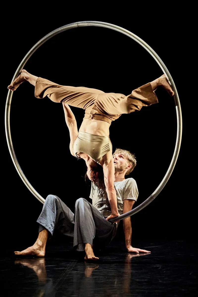 Spectacle de Cirque : In Difference – Montréal (Château de Monthelon) (affiche de l’événement)