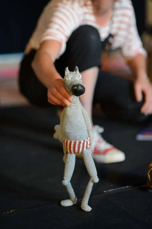 Spectacle en famille : "Le loup en slip" (Mini marionnettes à partir de 3 ans) dans le cadre du festival "Tous aux Angins !" – Tannerre-en-Puisaye (Lieu-dit Les Angins / sous chapiteau) (affiche de l’événement)