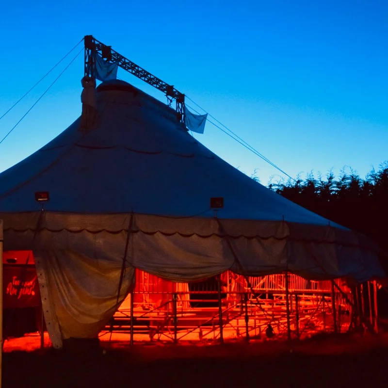 Cabaret Cirque (Tout public) dans le cadre du festival "Tous aux Angins !" – Tannerre-en-Puisaye (Lieu-dit Les Angins / sous chapiteau) (affiche de l’événement)