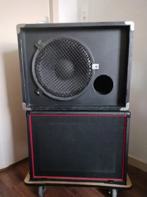 Vends 2 baffles basse 12 pouces — visuel