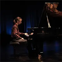 Jean-Christophe Kotsiras - Musique (Pianiste / Jazz / Du classique au Jazz / Entre musique crite et improvise, standards de jazz, compositions et improvisation libre / Professionnel du spectacle)