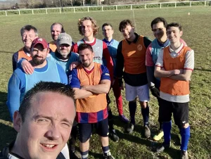Dimanche 8 février 2026
Oranges 5-4 Bleus
6 contre 5 avec un joueur qui bascule dans chaque équipe