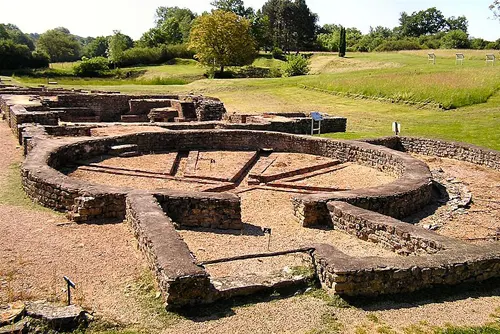 Site archeologique des Fontaines Salees500px.webp