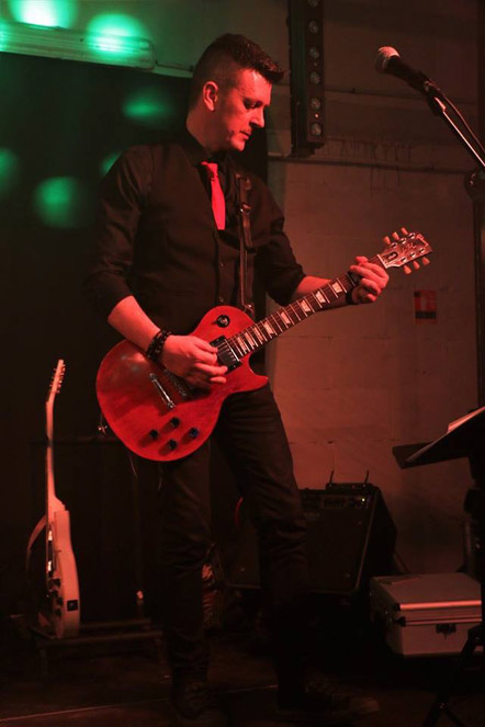 02-daniel-guitariste-canyon-artiste-groupe-reprises-rock.jpg
