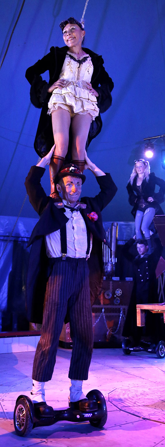 13-cirque-star-Colonnes-giropodes.jpg